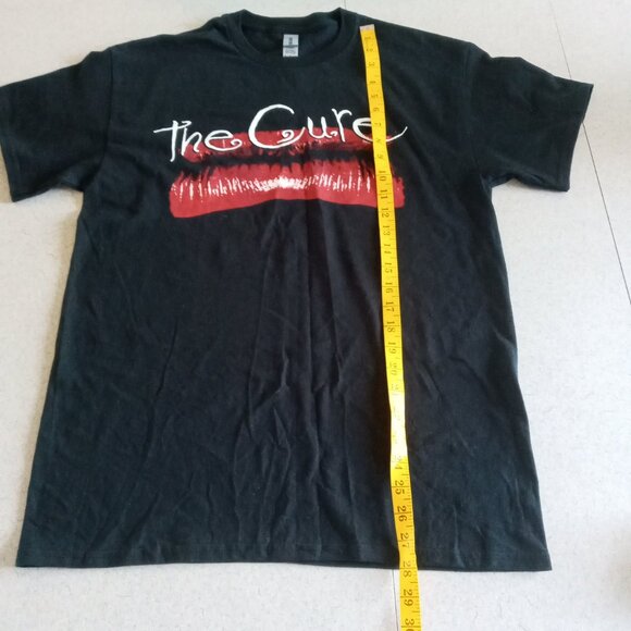 The Cure Kiss me black T-shirt size medium - Picture 7 of 7